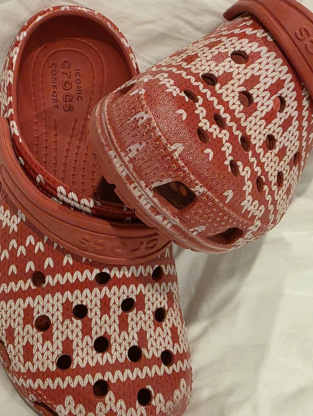 Crocs Classic Holiday Red White Sweater Clogs Slip-On Youth Kids Size C 13